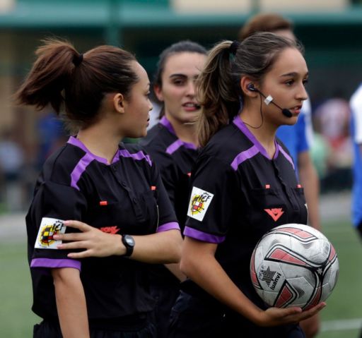 * A: J. A. GOÑI
* F: 21-09-2019
* P:
* L: Mutilva
* T: TRIO ARBITRAL FEMENINO EN EL PARTIDO AMIGO - LAGUNAK B DE FUTBOL PREFERENTE