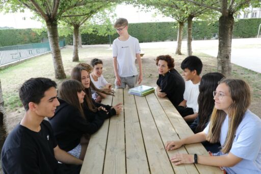 A:  EDUARDO BUXENS 
F:  08 JUNIO 2022
L:  PAMPLONA , COLEGIO SAGRADO CORAZÓN , SECUNDARIA
T:  ÚLTIMAS SEMANAS DE CLASE PARA LOS ALUMNOS DE LA ESO DEL COLEGIO SAGRADO CORAZÓN